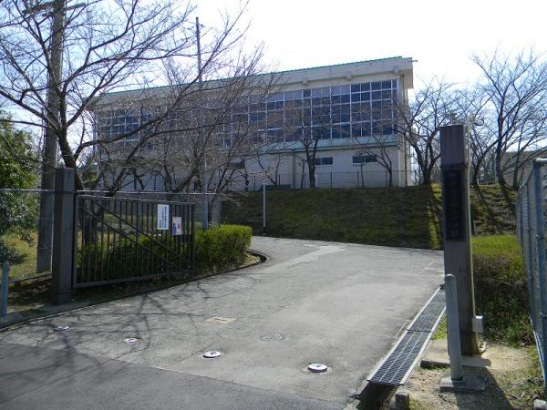 泉北茶山台第一次住宅9号棟(堺市立若松台中学校)