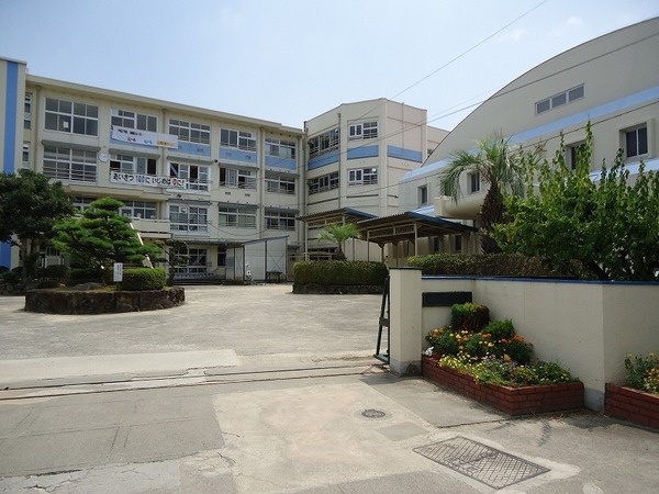 富田林市寺池台2丁目の新築一戸建(富田林市立金剛中学校)
