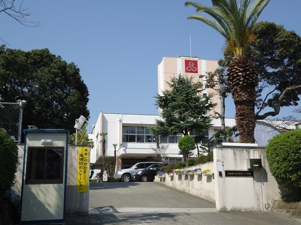 狭山住宅7号棟(大阪狭山市立南第一小学校)