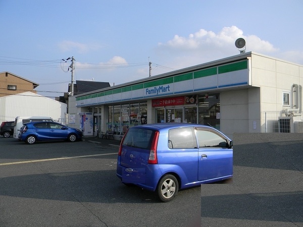 富田林市中野町３丁目の中古一戸建て(ファミリーマート富田林中野町店)