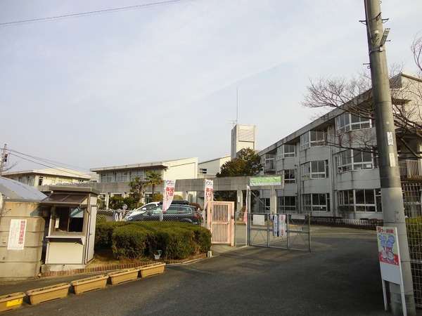 河内長野市美加の台5丁目の中古一戸建て(河内長野市立美加の台小学校)