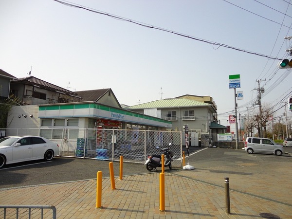 クレスタ富田林グランツィオ(ファミリーマート富田林甲田一丁目店)