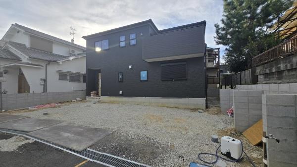 富田林市東板持三丁目新築戸建
