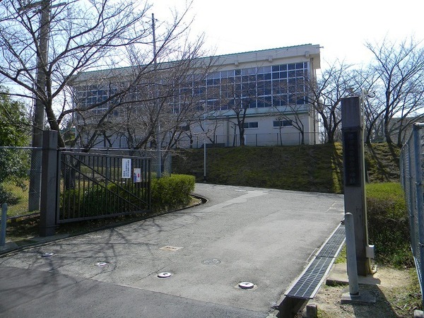 ローレルコート泉ヶ丘(堺市立若松台中学校)
