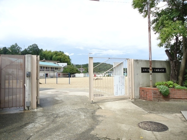 河内長野市加賀田の中古一戸建て(河内長野市立加賀田小学校)