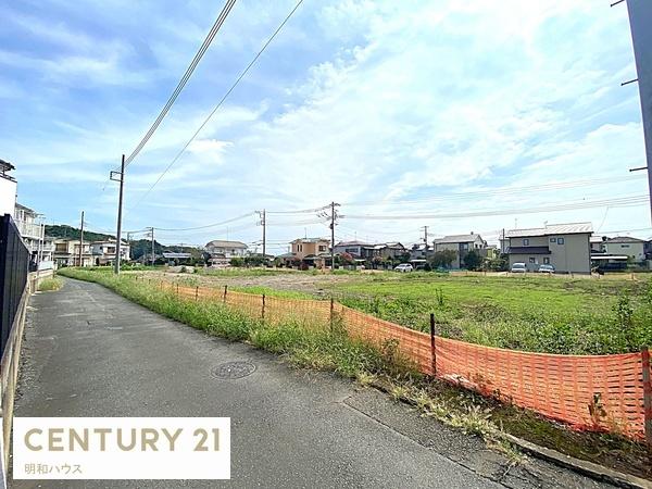 入間郡毛呂山町若山3丁目の土地(前面道路含む現地写真)