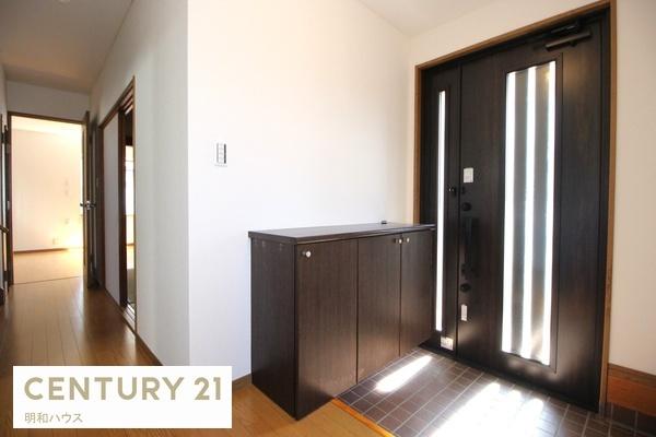 鶴ヶ島市大字下新田の中古一戸建て(玄関)