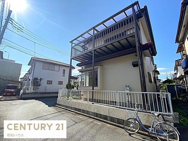 鶴ヶ島市大字下新田の中古一戸建て(前面道路含む現地写真)