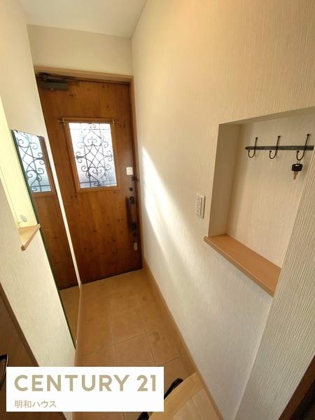 川越市大字的場の中古一戸建て(玄関)