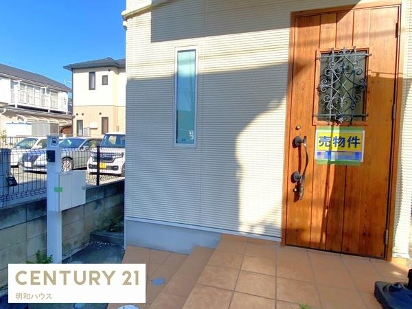 川越市大字的場の中古一戸建て(玄関)