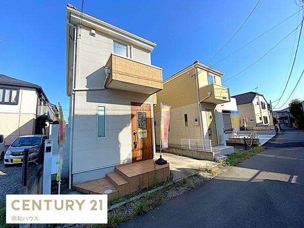 川越市大字的場の中古一戸建て(前面道路含む現地写真)