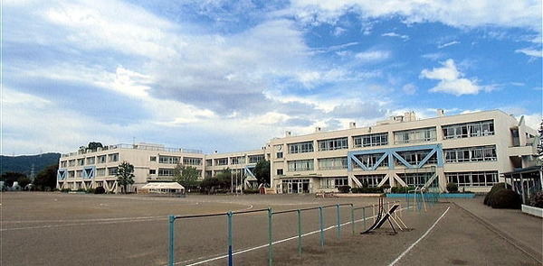 日高市四本木1丁目3期 新築分譲住宅 全5棟(日高市立高麗川小学校)