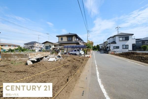 日高市四本木1丁目3期 新築分譲住宅 全5棟(前面道路含む現地写真)