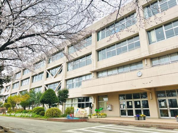 コンフォート若葉ポルカ３階部分(鶴ヶ島市立栄小学校)