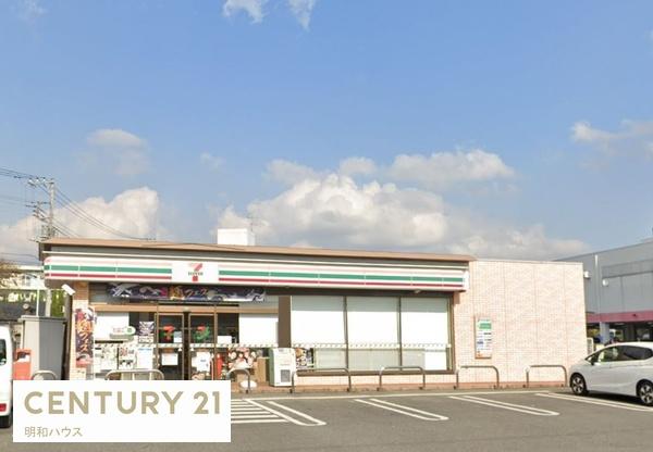 レーベンハイム坂戸フューレ(セブンイレブン坂戸八幡店)
