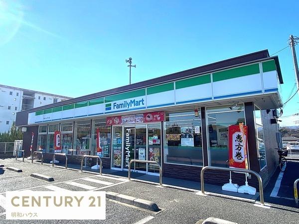 比企郡鳩山町楓ヶ丘３丁目の中古一戸建て(ファミリーマート鳩山ニュータウン店)
