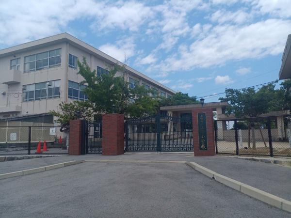 三養基郡上峰町大字坊所の土地(上峰町立上峰中学校)