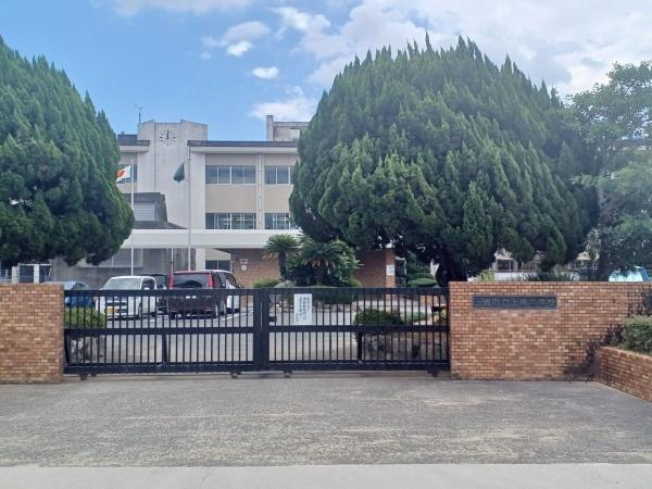 三養基郡上峰町大字坊所の土地(上峰町立上峰中学校)