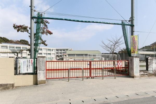 久留米市合川町の新築一戸建(久留米市立良山中学校)