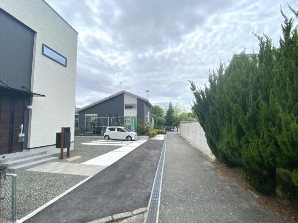 佐賀市新栄東2丁目1号地（鍋島駅）2階建
