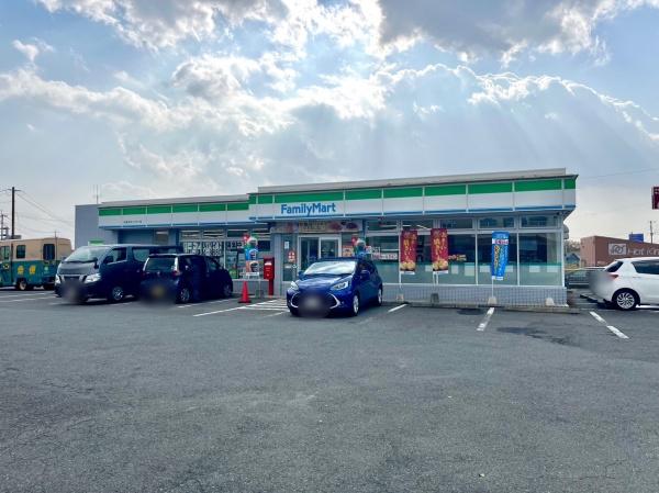 センチュリータウン大和3B棟(ファミリーマート佐賀大和インター店)