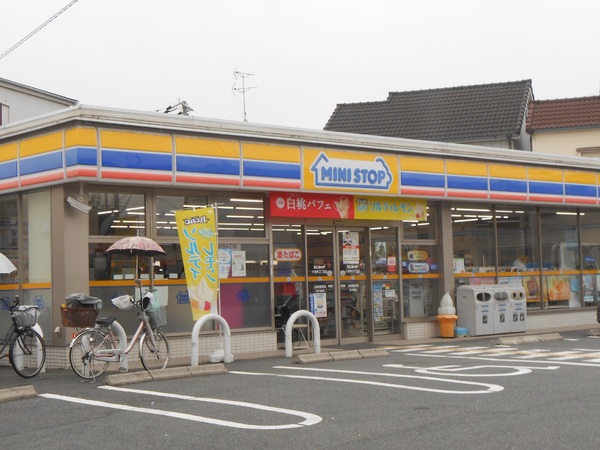 東大阪市大蓮東4丁目の中古一戸建て(ミニストップ大蓮東3丁目店)