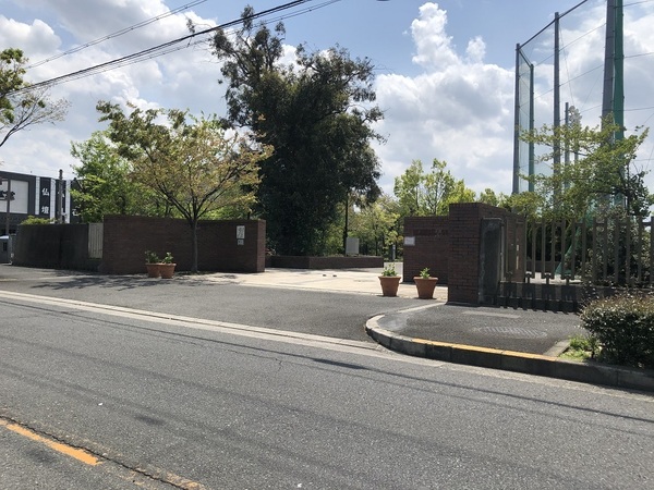 八尾市本町3丁目の土地(大阪府立八尾高校)