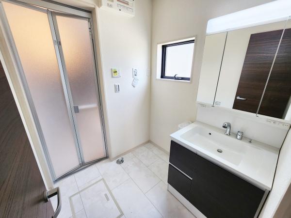 八尾市東山本町７丁目・３号棟