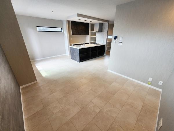 八尾市東本町5丁目の中古一戸建て(リビング)