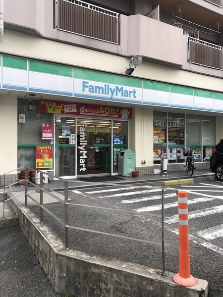 リベルテ新石切(ファミリーマート西石切町一丁目店)