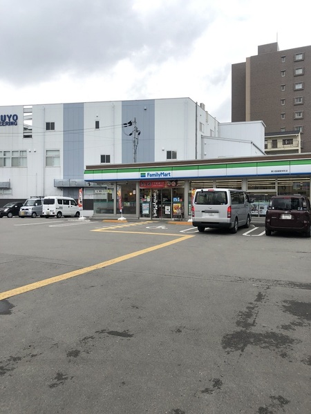 小阪パークハイツ壱号棟(ファミリーマート東大阪御厨栄町店)