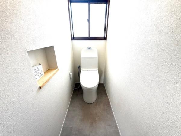 和泉市鍛治屋町の中古一戸建て(トイレ)