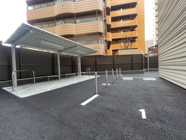 レ・ジェイド緑橋駅前(駐車場)