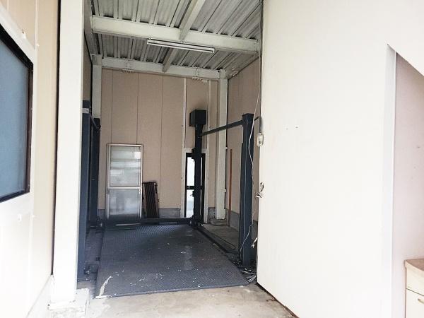 守口市八雲東町2丁目の中古一戸建て(駐車場)