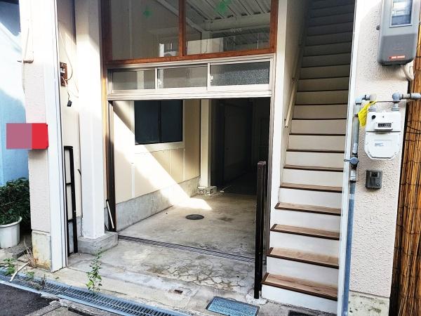 守口市八雲東町2丁目の中古一戸建て(駐車場)