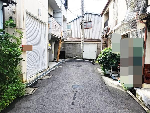 守口市八雲東町2丁目の中古一戸建て(前面道路含む現地写真)