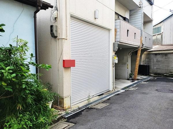 守口市八雲東町2丁目の中古一戸建て(前面道路含む現地写真)