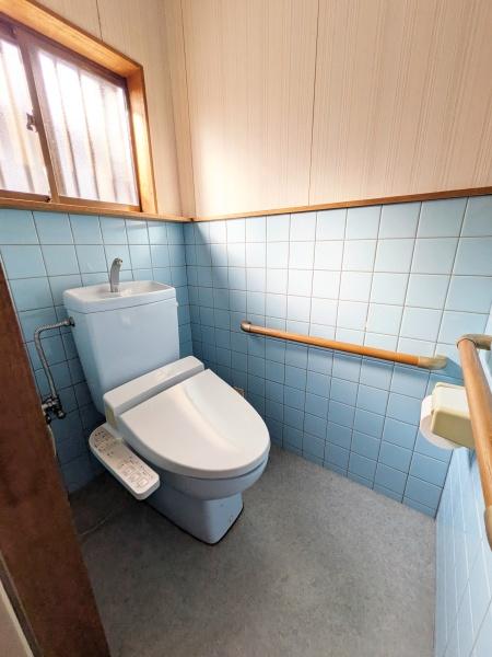 八尾市緑ヶ丘4丁目の中古一戸建て(トイレ)