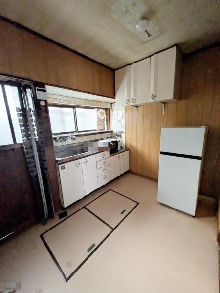 八尾市緑ヶ丘4丁目の中古一戸建て(リビング)