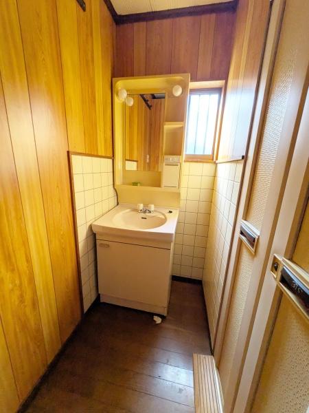 八尾市緑ヶ丘4丁目の中古一戸建て(洗面台・洗面所)