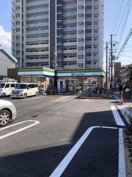 シャルマンコーポ今里(ファミリーマート今里駅前店)