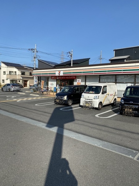 レックスプラザ八尾志紀(セブンイレブン八尾八尾木東3丁目店)