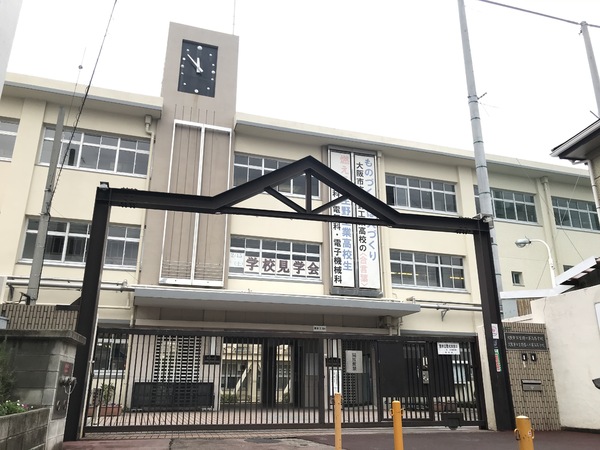 大阪市生野区生野東１丁目の中古一戸建て(大阪市立生野工業高校)