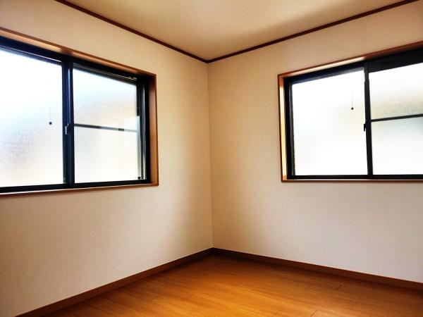 寝屋川市末広町の中古一戸建て