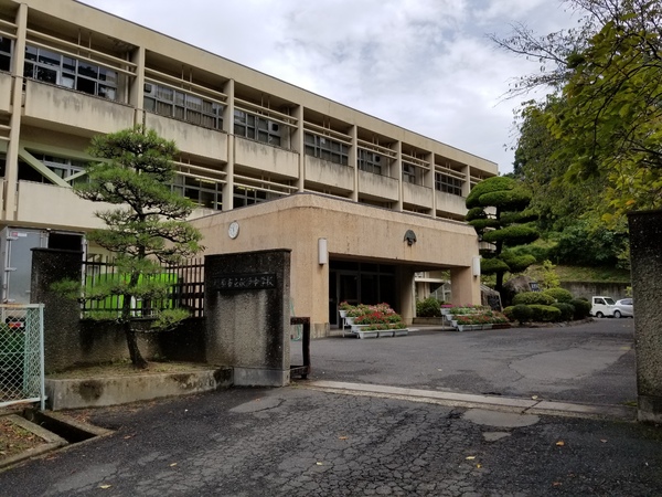 橿原市城殿町の土地(橿原市立畝傍中学校)