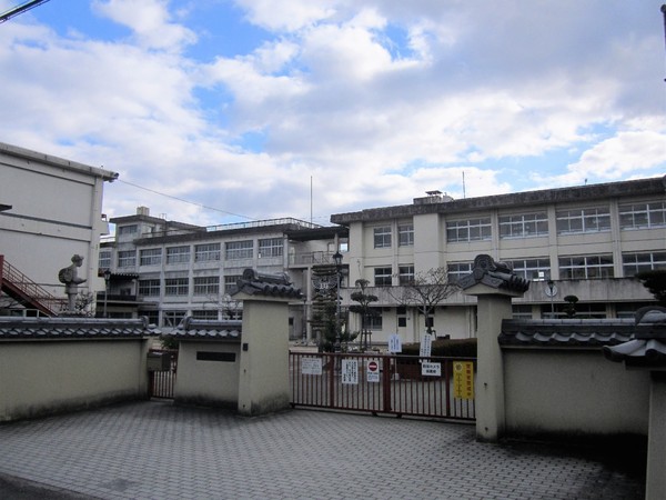 生駒郡斑鳩町法隆寺西１丁目の土地(斑鳩小学校)