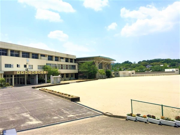 北葛城郡上牧町桜ケ丘3丁目の土地(上牧町立上牧第二小学校)