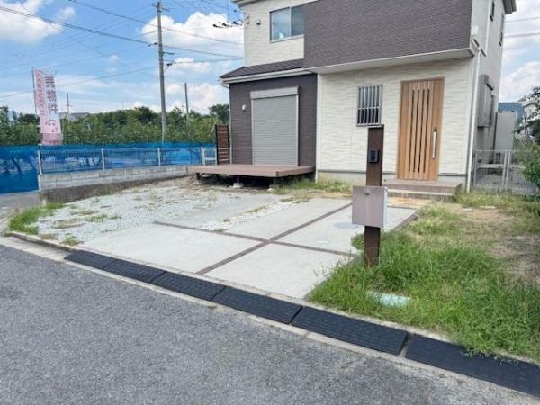 生駒郡斑鳩町神南1丁目の中古一戸建て(駐車場)