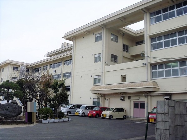 高田市駅前アーバンコンフォート(大和高田市立片塩小学校)