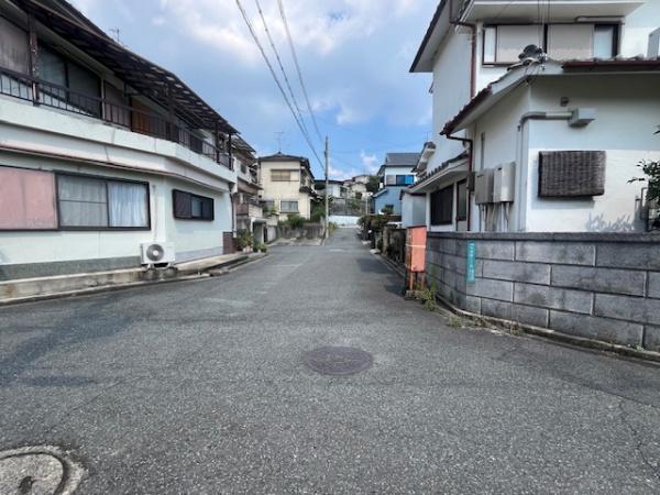 北葛城郡上牧町松里園３丁目の土地